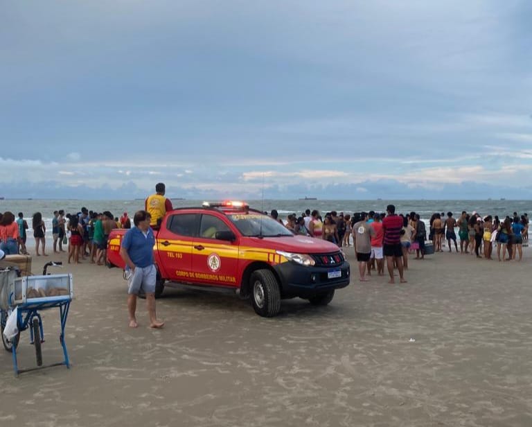 Jovem De 18 Anos Morre Afogado Na Praia Do Calhau Notícias Do Maranhão Do Brasil E Do Mundo 